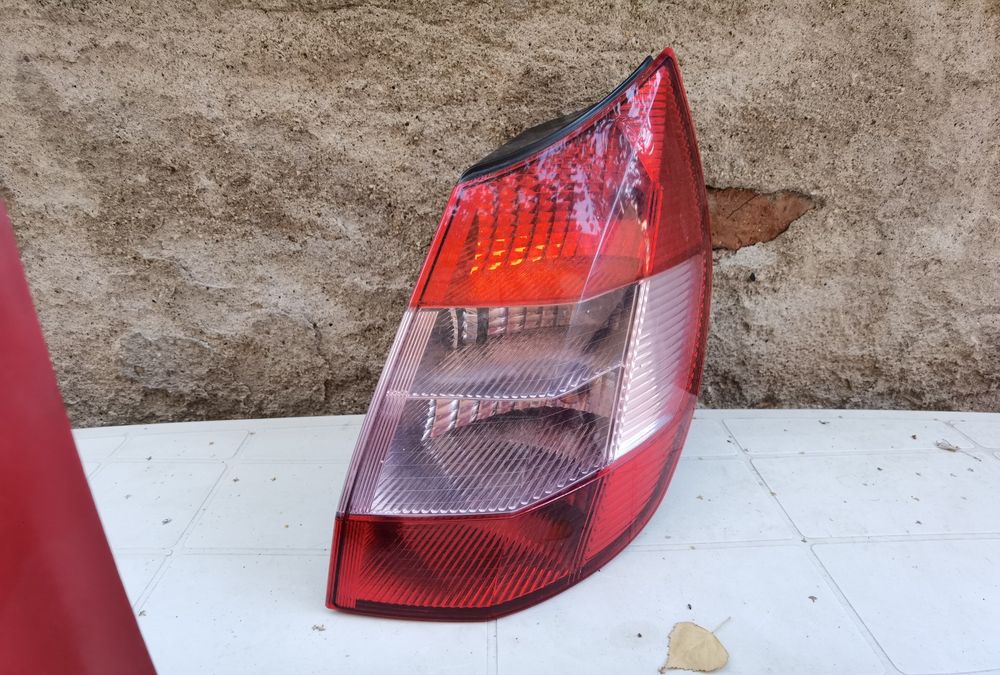 Фарове Mazda 5.Стопове Голф 5. . Пежо 307 комби. Рено Сценик 2