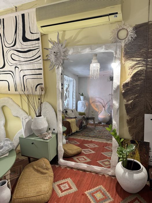 Зеркало, находится на кжби