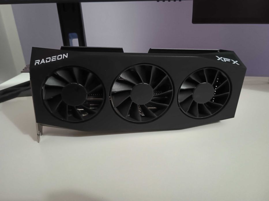 Placa Video XFX Mercury RX 9060XT 16GB 3x Fans