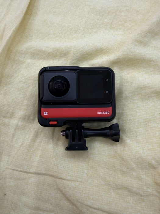 Insta360 ONE RS — полный комплект