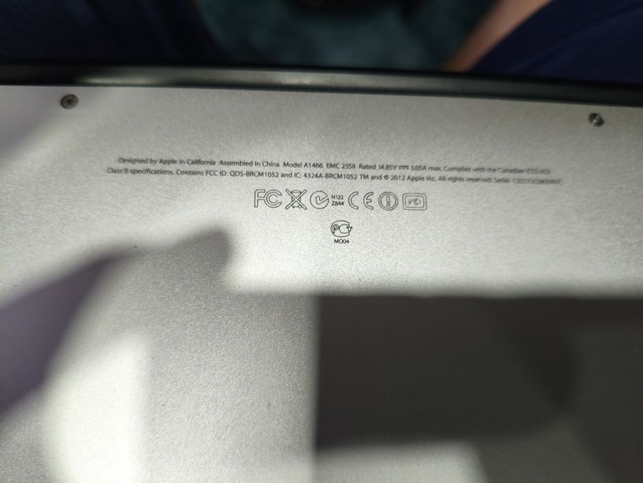 Продам MacBook air 2012