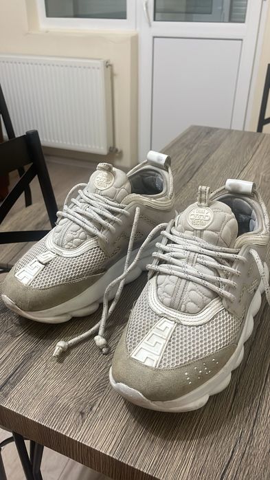 versace chain reaction