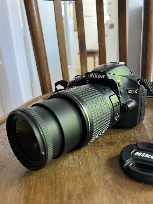 Aparat foto DSLR Nikon D3200 - Obiectiv 55-200 mm VR- Stare Impecabilă