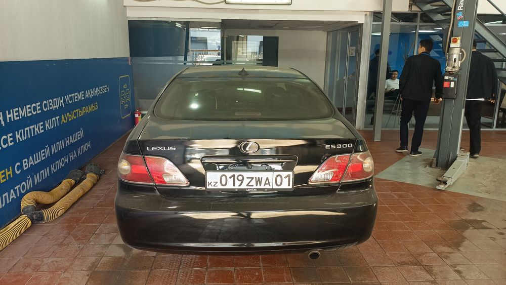 Продам Лексус ЕСС 300