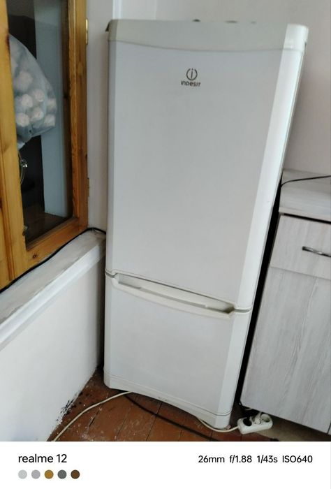 Xaladelnik Indesit invertor 2kamerali pasi marazilnik