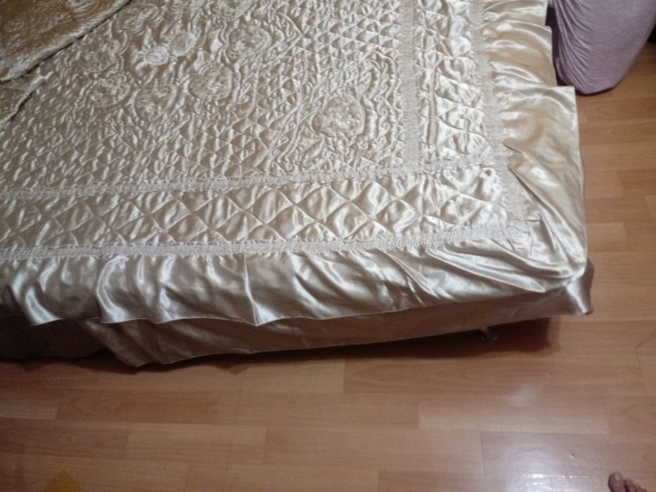 Продам покрывало на двухспалку.