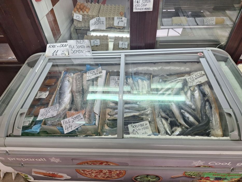 Vitrina cu perdea aer Electrolux+4-+8grade 1200lei