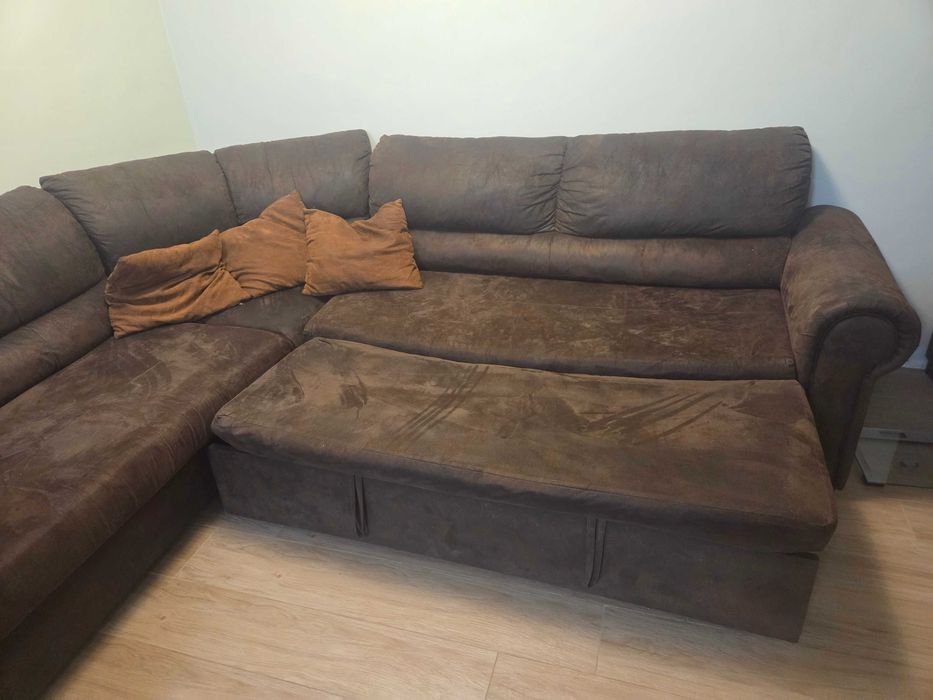 Разтегателен диван