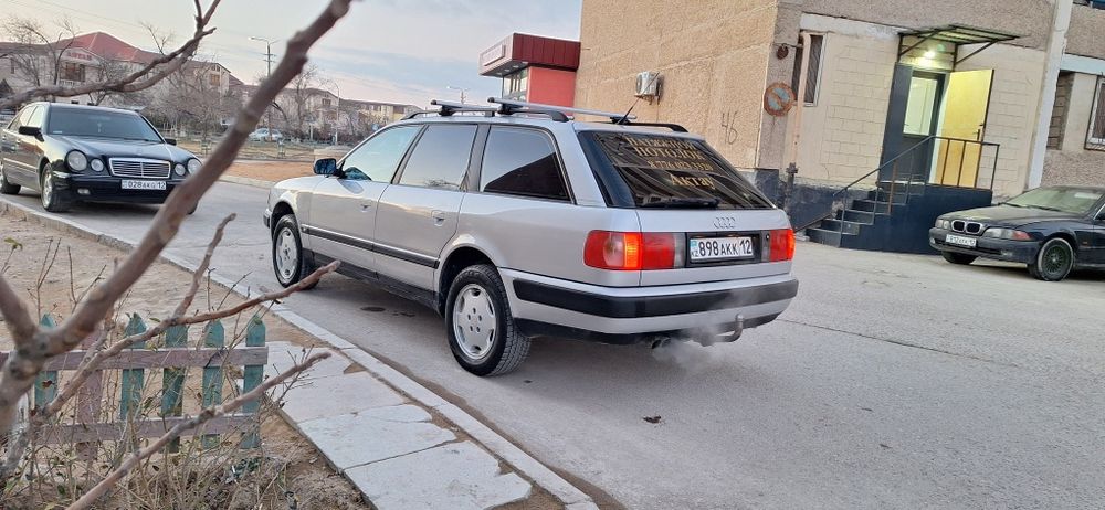 Продам ауди100 с4