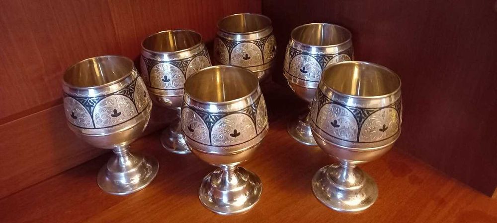 продам серебро лом на аффинаж. читайте описание звоните