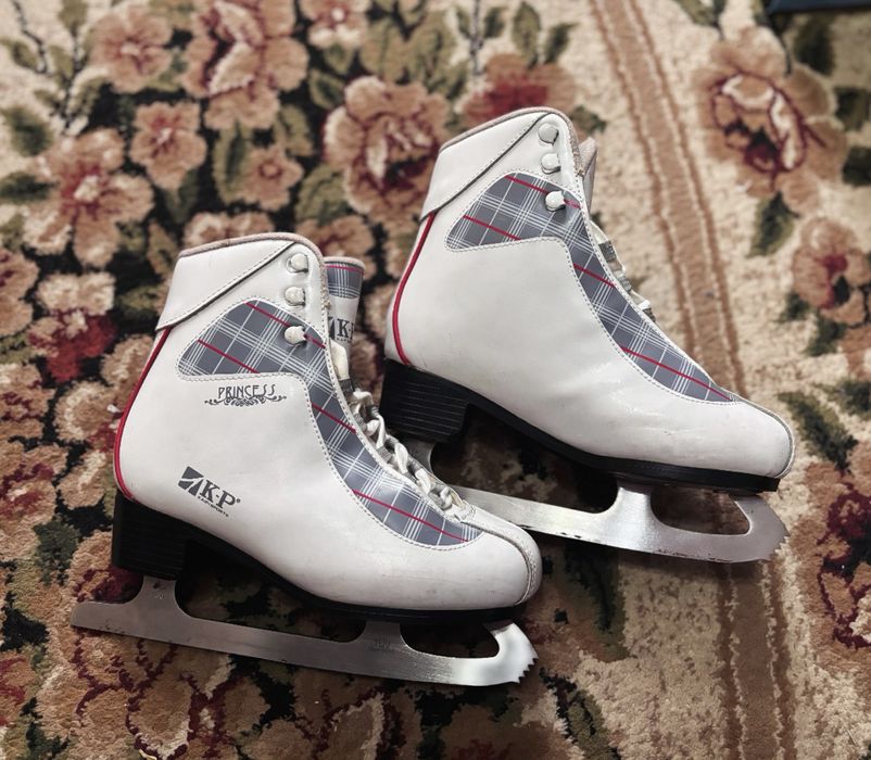 Продам б/у фигурные коньки ZKP Princess, размер 36