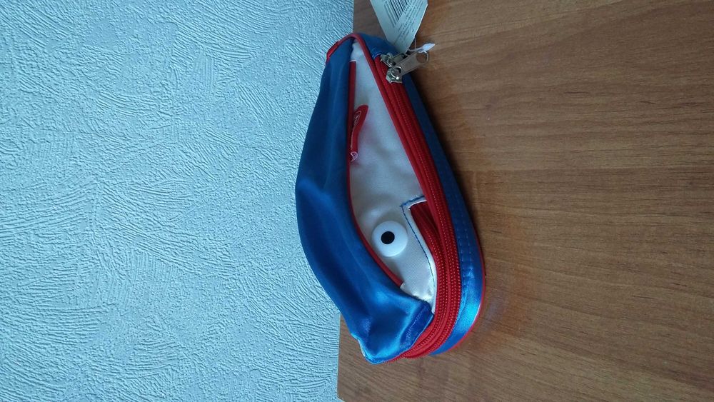 Карандаши цветные продам.