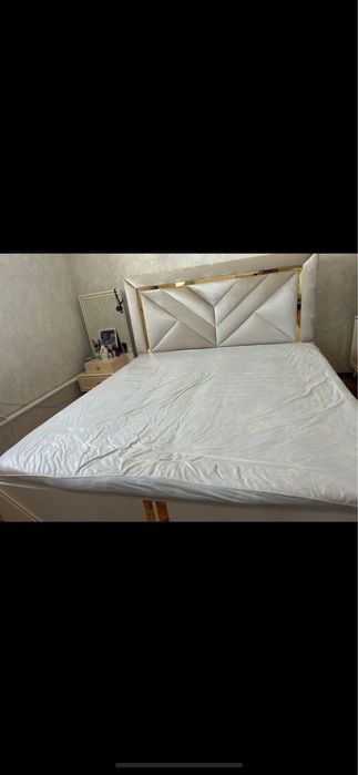 кровать двуспальная 180/200