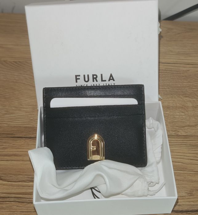 Нов картхолдър FURLA