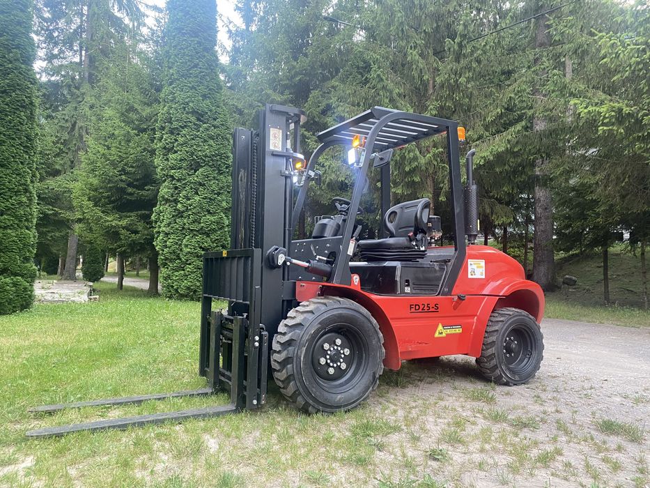 De inchiriat stivuitoare