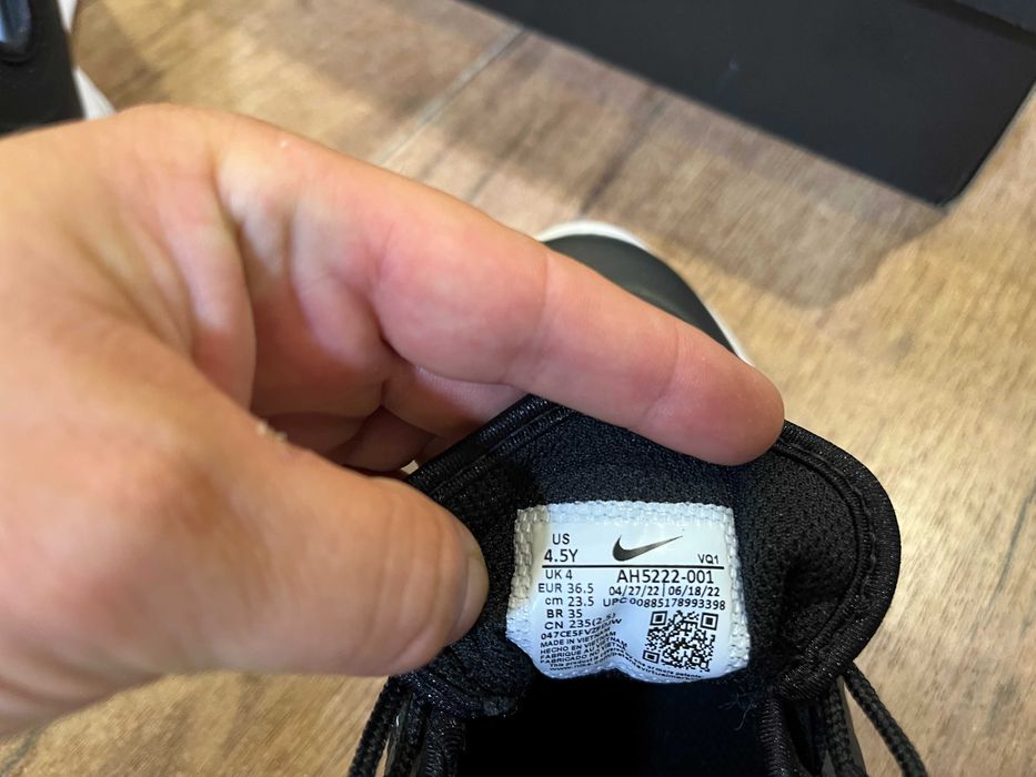 ОРИГИНАЛНИ *** Nike Air Max Axis / Black White