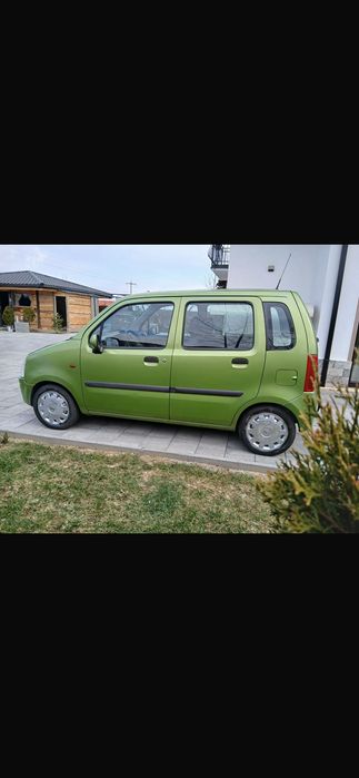 Opel Agila verde