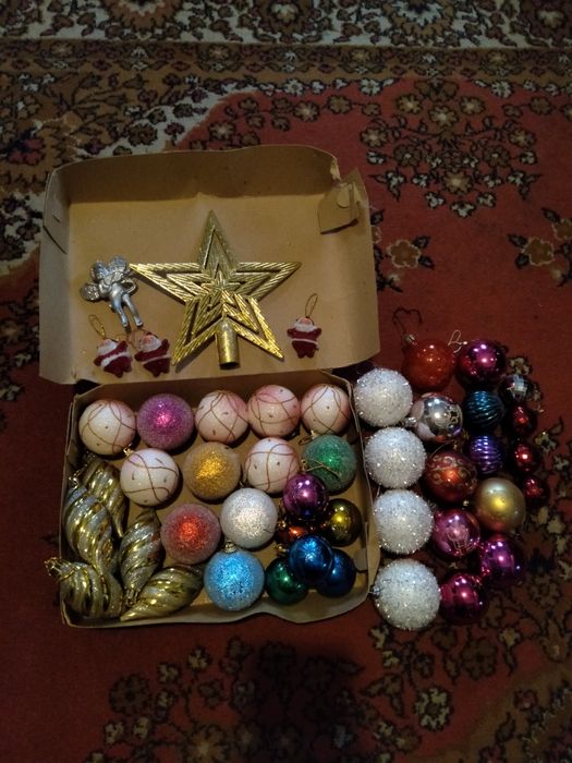 Ёлочные игрушки современные