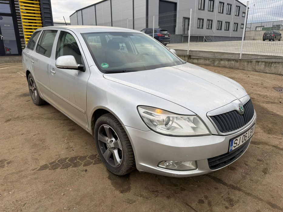 Dezmembrez / Dezmembrari / Piese / Accesorii Skoda octavia 2 facelift break 2011 1.2 tsi CBZ cutie LHY, stanga