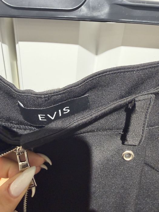 Нови панталони Evis
