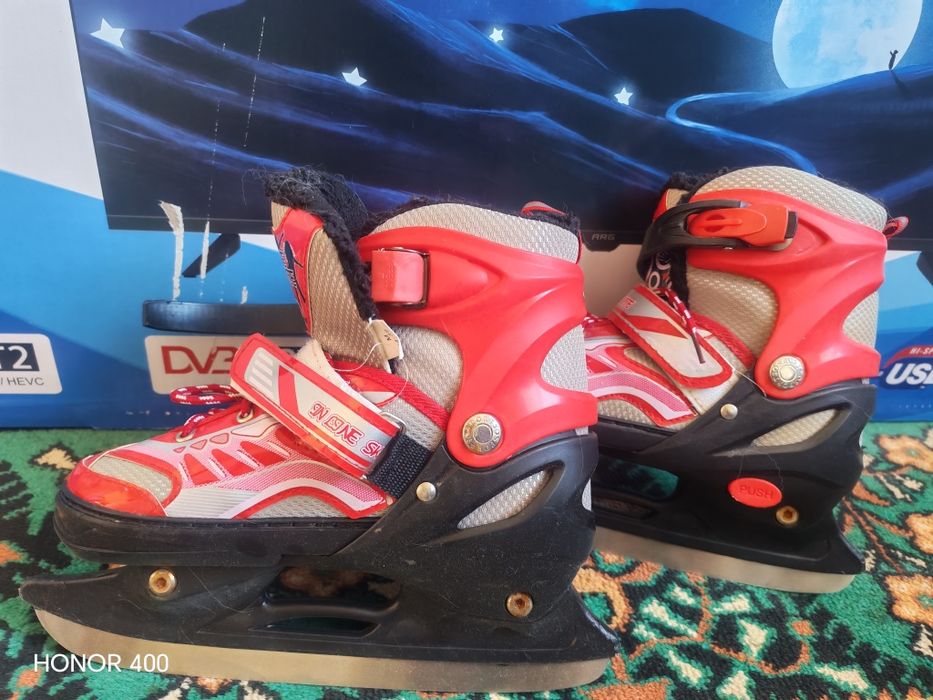 Коньки спортивные