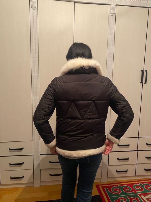 Продам весенние куртки