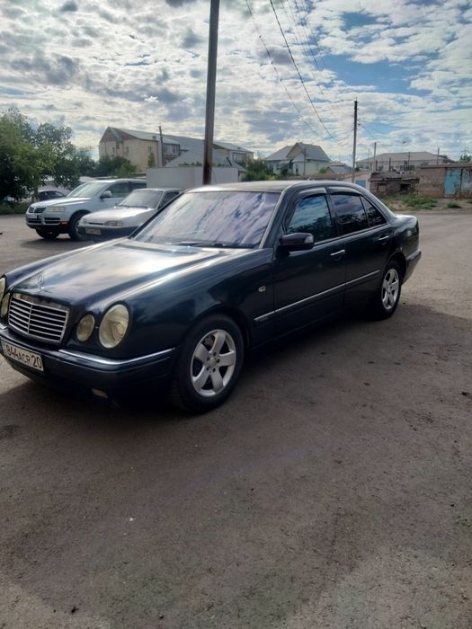 Продам Мерседес Бенц 210