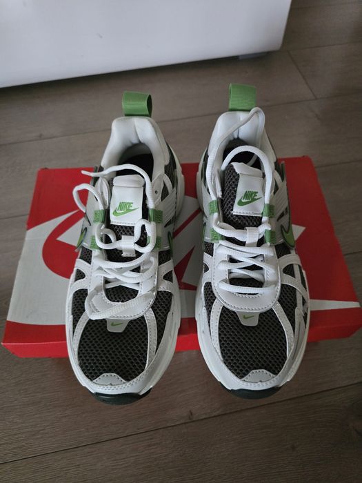 Маратонки nike 38 номер