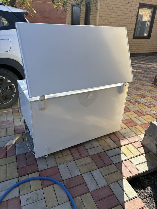 Продам морозильную камеру
