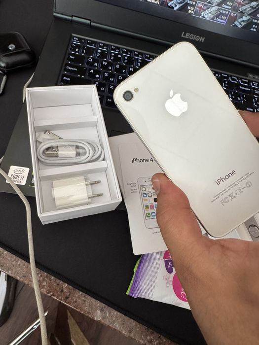 IPhone 4s 8GB в идеалном состоянии