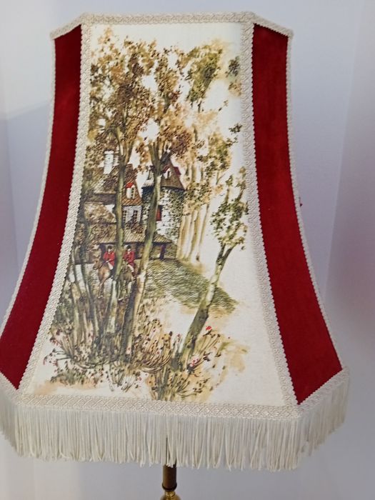 Lampadar vechi ,picioru din metal ,marmură  în stare foarte bună ,