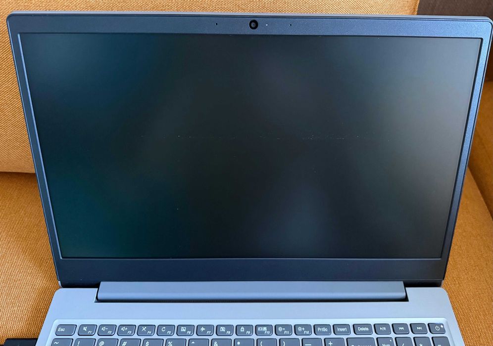 Laptop Lenovo – ideal pentru birou ușor, școală sau multimedia