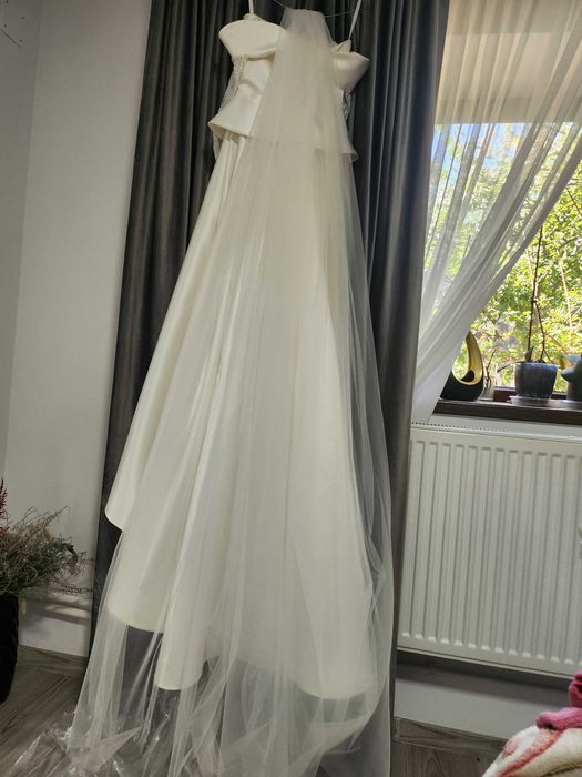 Rochie mireasă cu trenă detașabilă