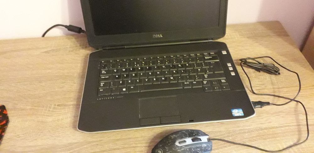 Лаптоп марка Dell
