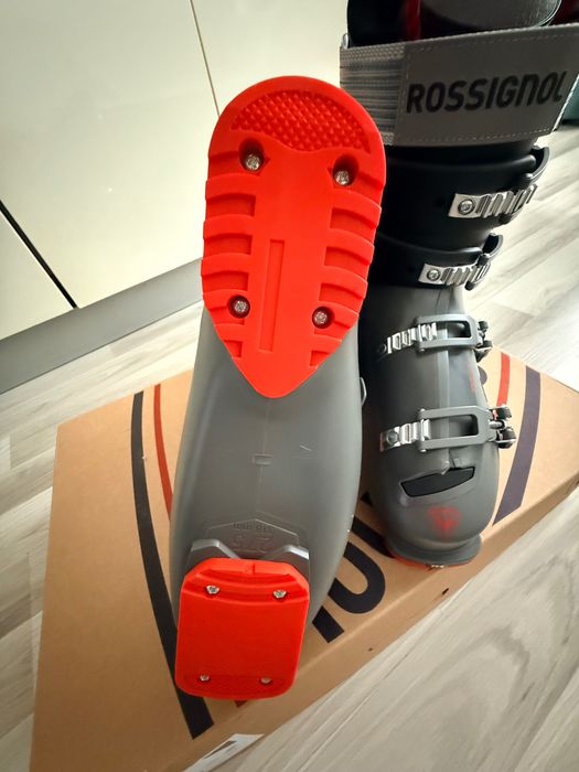 Vând clăparii mărimea 27,5 Rossignol TRACK 90 HV+