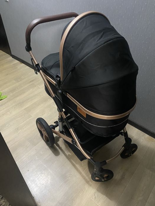 Прадается коляска