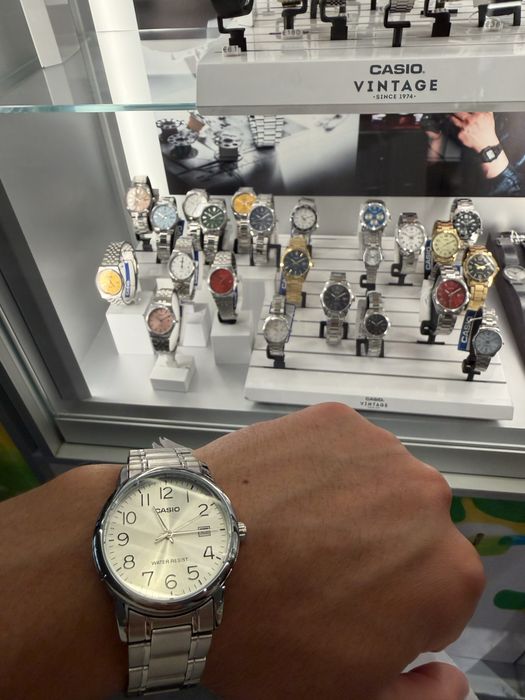 Продам часы Casio оригинал 100%