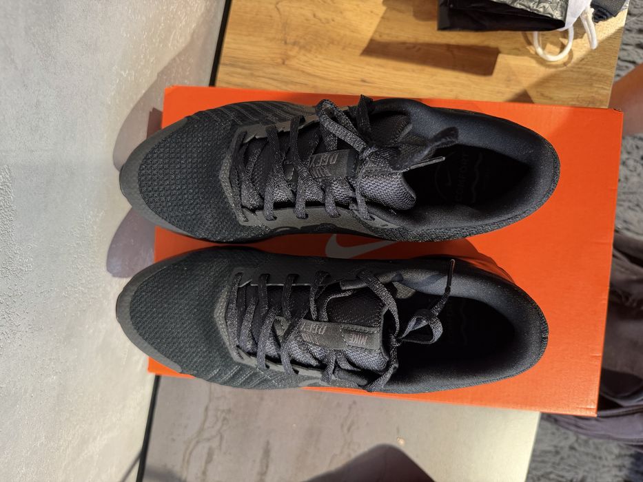 Обувки Nike Run Defy