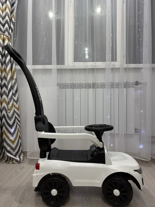 Машинка толокар в отличном состоянии