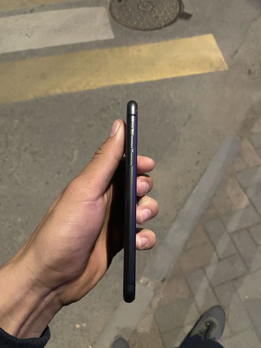 Айфон 11 черный цвет