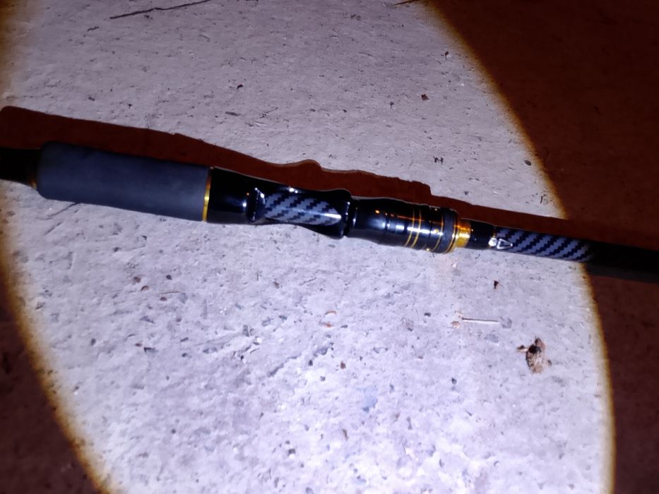 Продам спиннинг 240 сантиметров тест 4-20