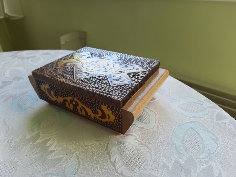 Пирографирана кутия за бижута