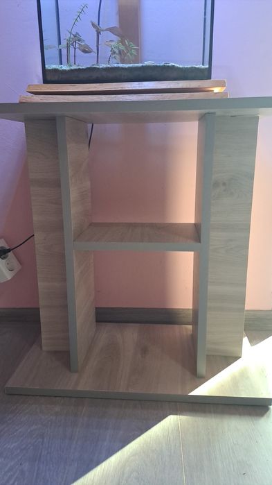 Acvariu 32 cm lungime  x 24 cm înălțime plus stand plus sistem il