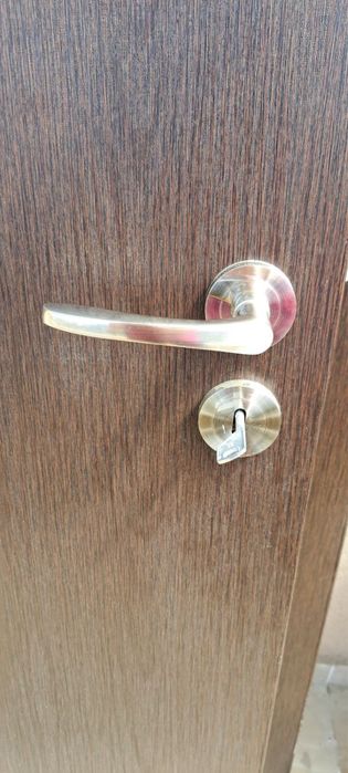 Интериорни врати