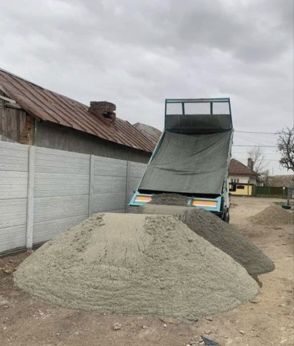 Nisip piatra pamant vegetal