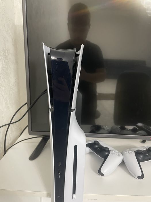 продам PS5 в отличном состаяние