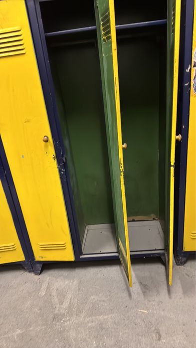 Метални шкафове/гардероби