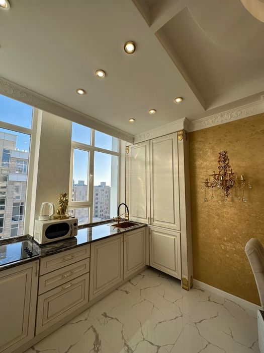 Продам квартиру на экспо 47 кв м