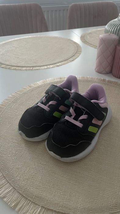 Pantofi Adidas fetițe ( mărimea 22)