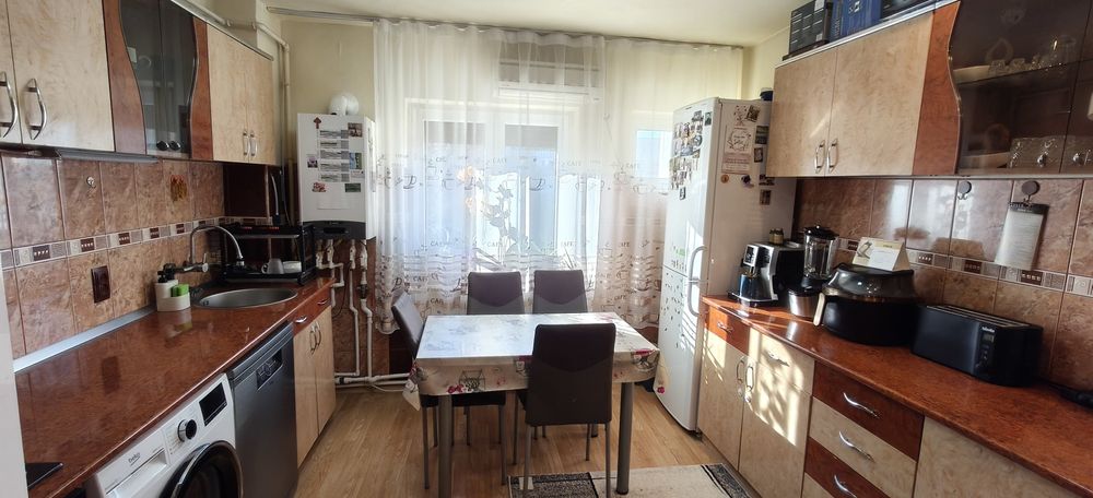 Apartament cu 2 camere decomandat